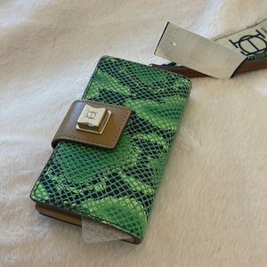 Snake tech wallets